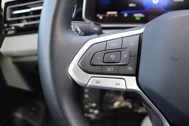 Used 2025 Volkswagen Jetta SE image 18