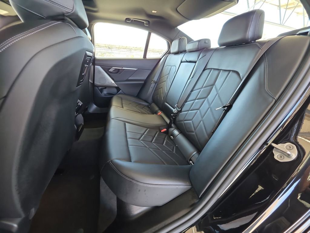 Used 2025 BMW 530i image 26