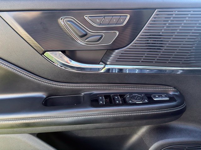 Used 2020 Lincoln Corsair AWD w/ Luxury Package image 22