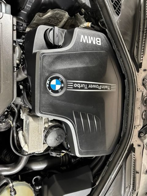 Used 2017 BMW 320i xDrive Sedan AWD/4WD image 23
