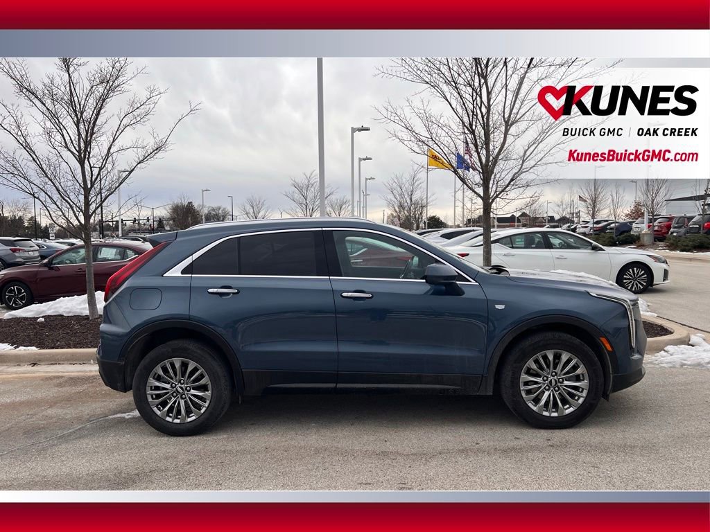 Used 2025 Cadillac XT4 Premium Luxury image 4