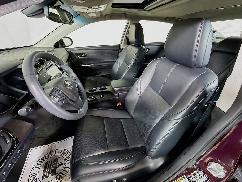 Used 2018 Toyota Avalon Limited w/ Carpet Mat Package FWD image 12