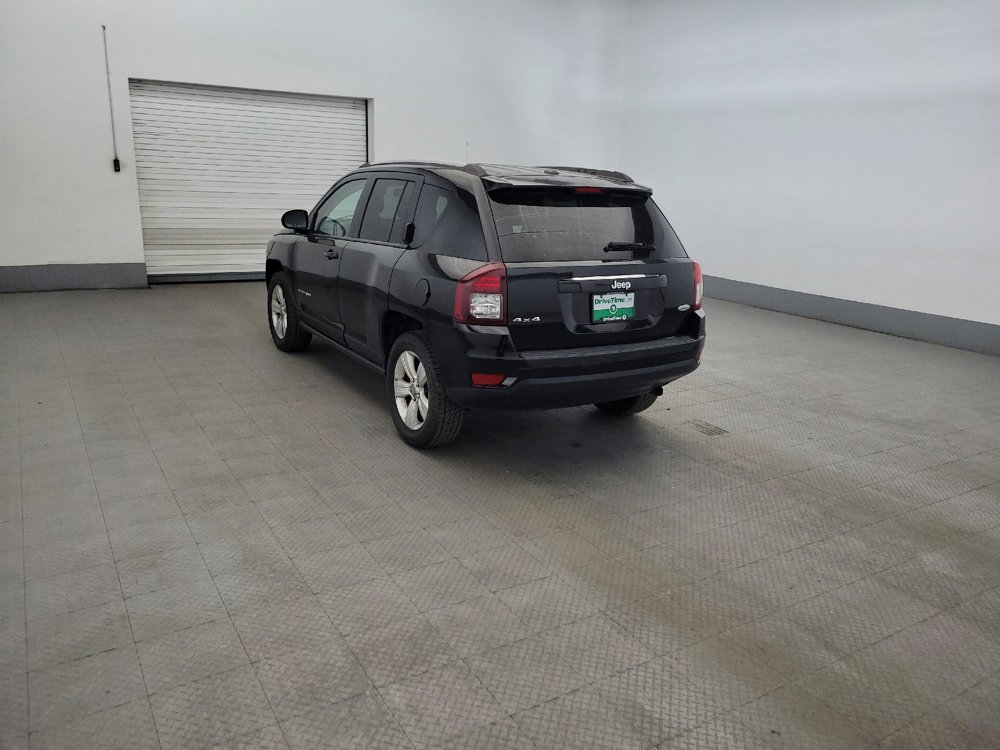 Used 2016 Jeep Compass Latitude AWD/4WD image 5