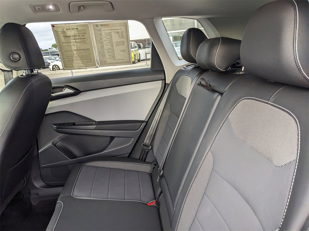Certified 2023 Volkswagen Taos SE w/ Panoramic Sunroof Package image 19