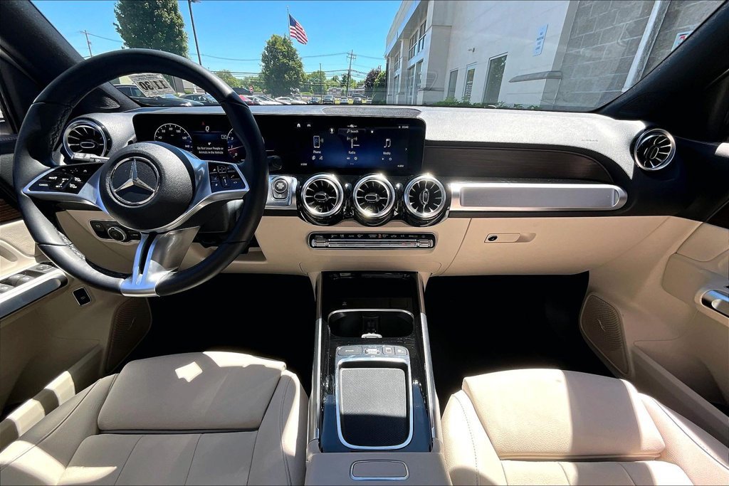 Used 2026 Mercedes-Benz GLB 250 4MATIC image 15