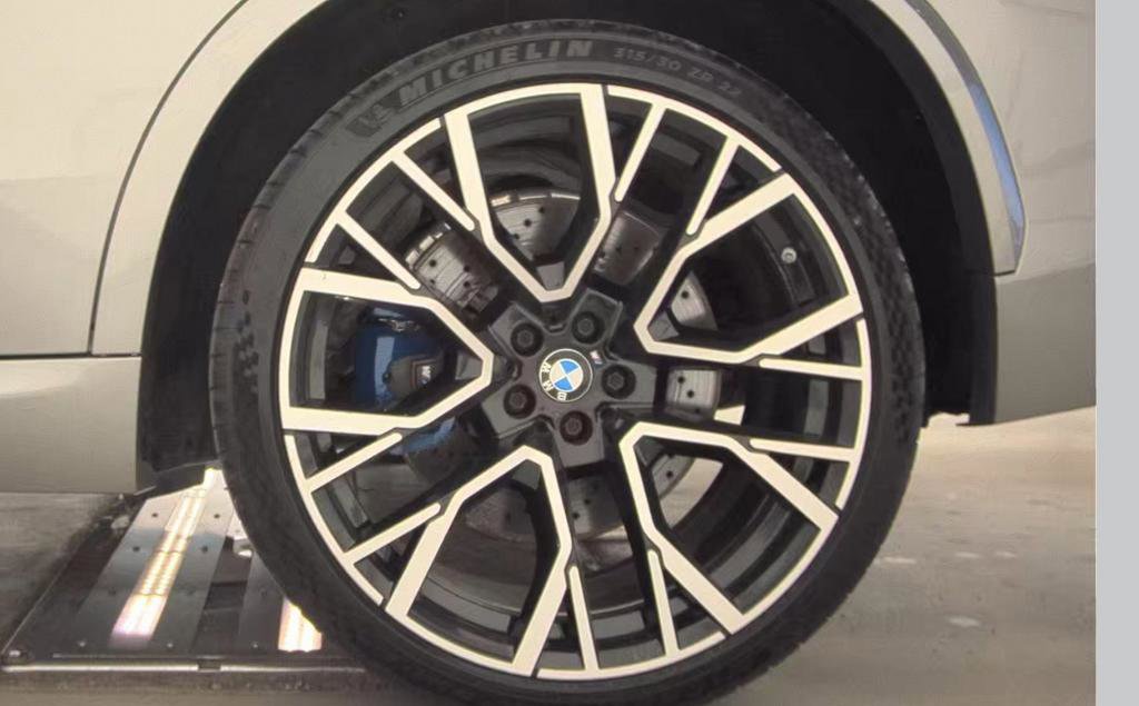 Used 2020 BMW X5 M Competition w/ Executive Package AWD/4WD image 9
