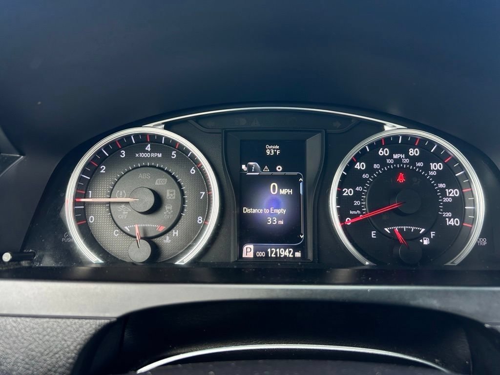 Used 2017 Toyota Camry SE FWD image 19