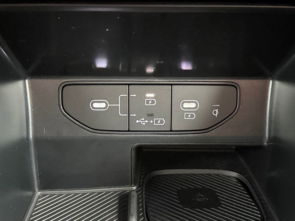 Used 2025 Kia Sorento EX image 18