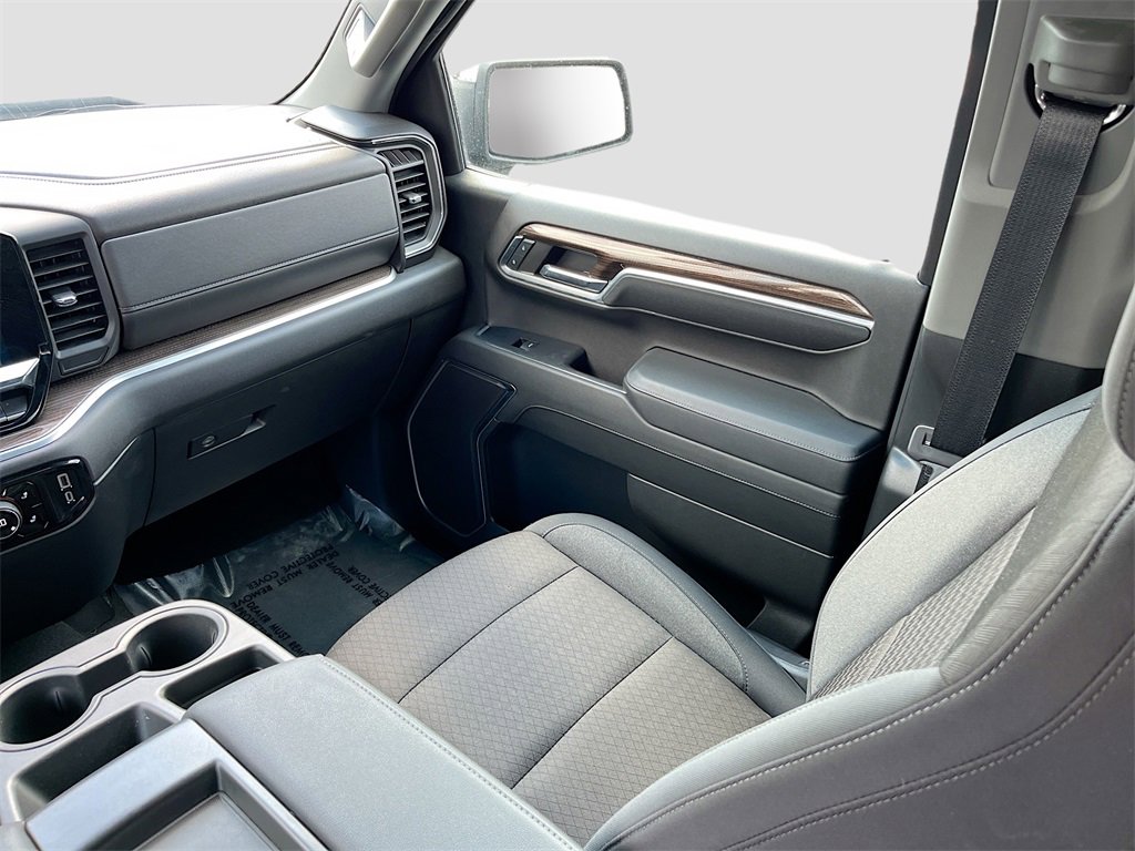 Used 2024 Chevrolet Silverado 1500 LT image 23