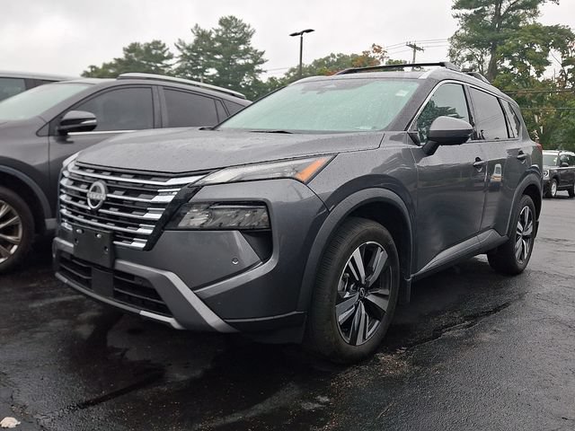 Used 2024 Nissan Rogue SL w/ SL Premium Package AWD/4WD image 2