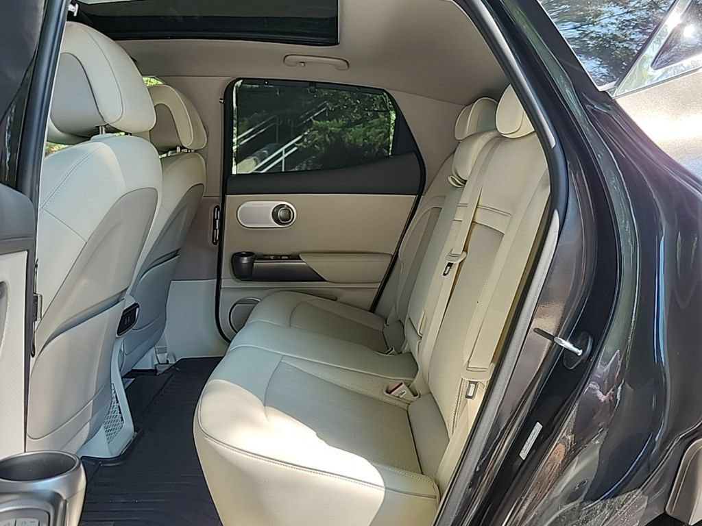 Certified 2024 Genesis GV60 Advanced AWD/4WD image 28