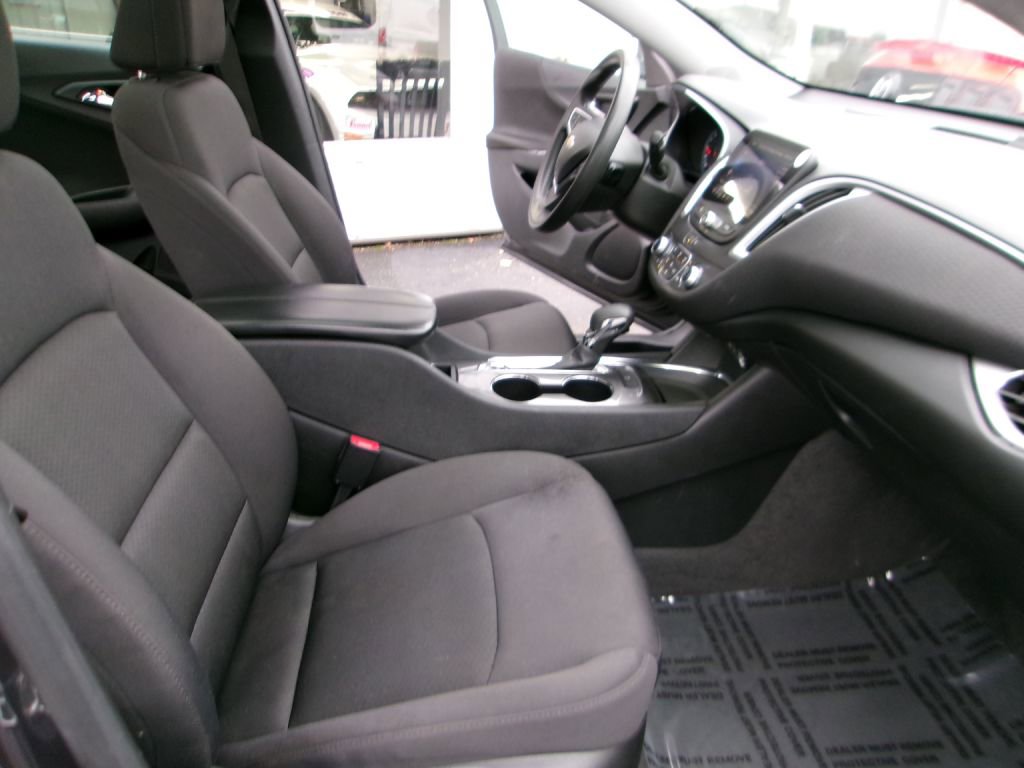 Used 2023 Chevrolet Malibu LT image 18