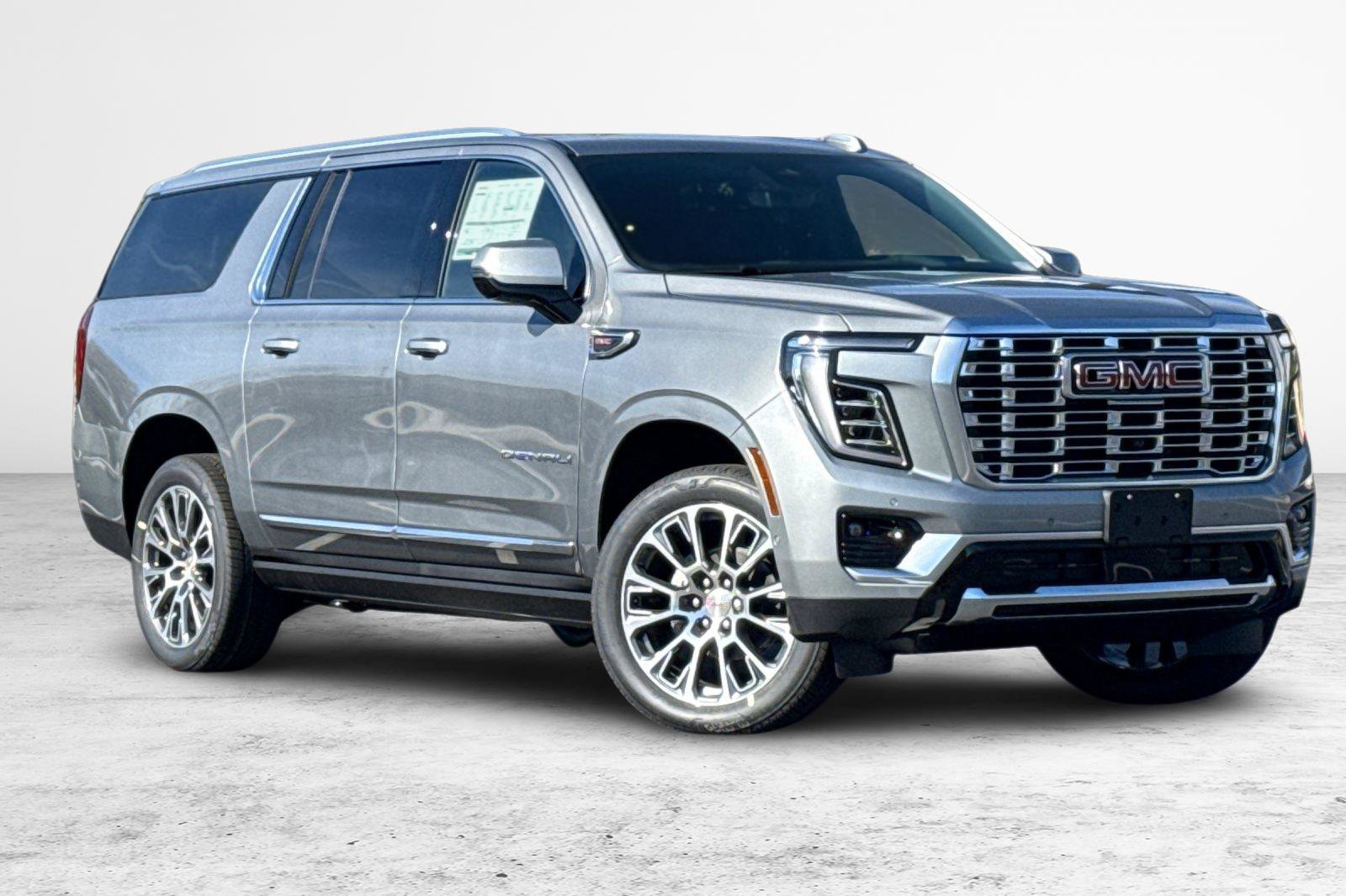 New 2026 GMC Yukon XL Denali w/ Denali Reserve Package image 2