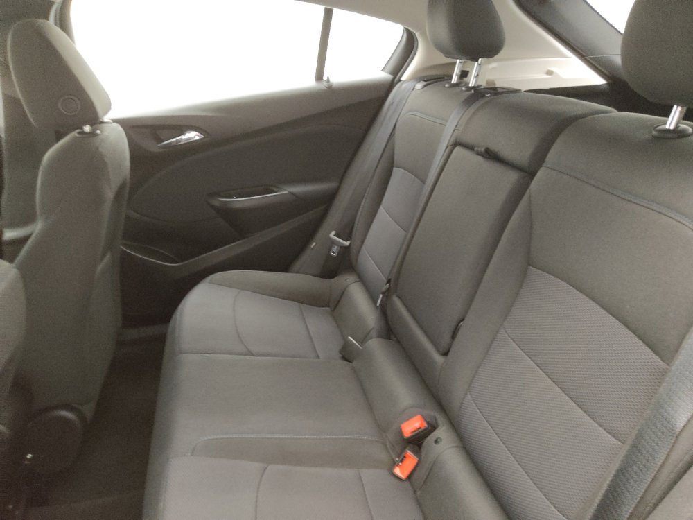 Used 2018 Chevrolet Cruze LT image 18