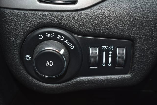 Used 2019 Jeep Cherokee Latitude Plus image 22