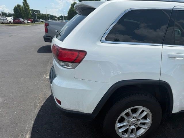 Used 2020 Jeep Grand Cherokee Laredo AWD/4WD image 10