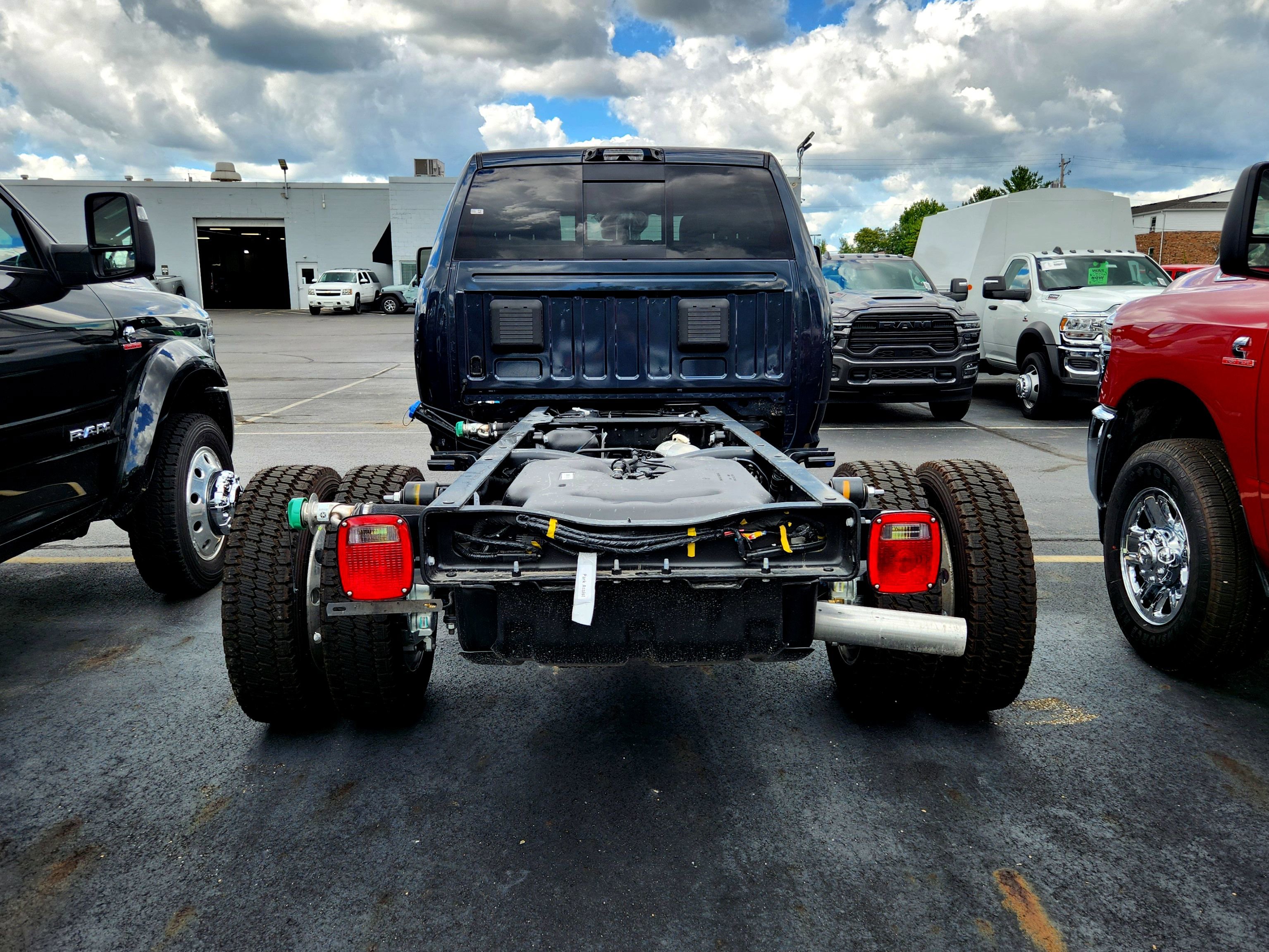 New 2026 RAM 4500 4x4 Crew Cab DRW w/ Laramie Trim Package image 8