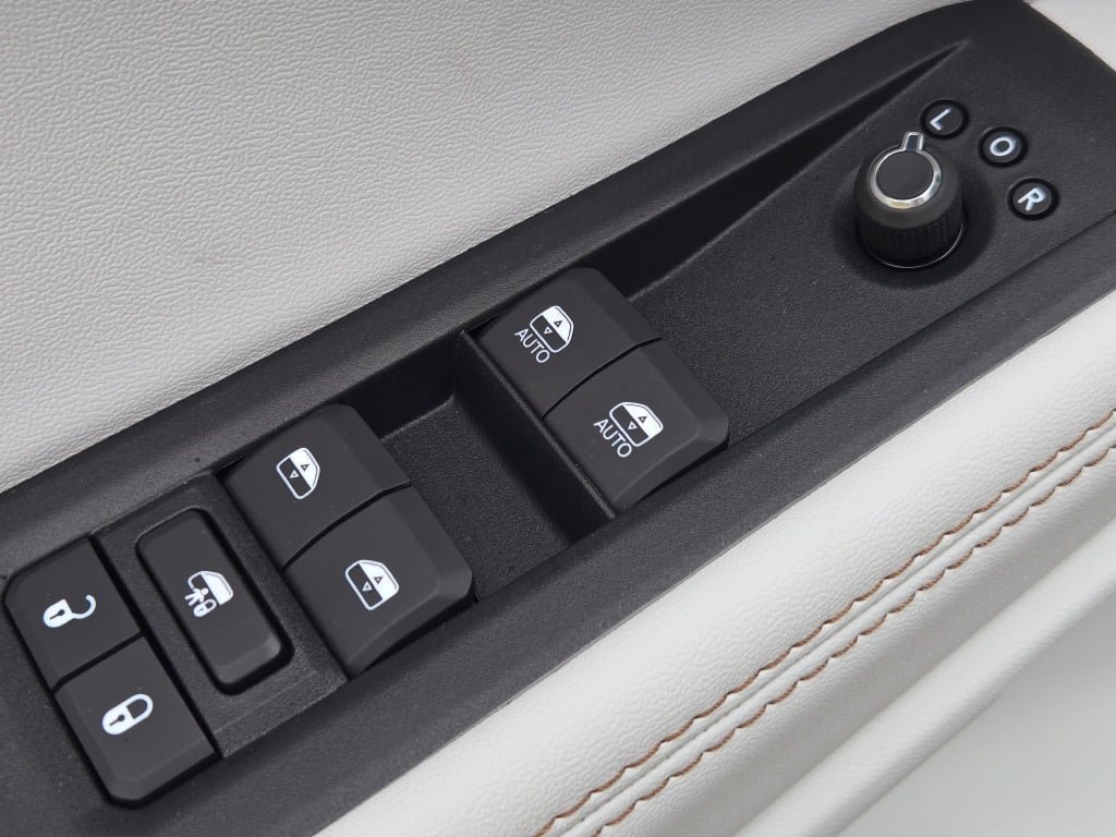 New 2026 Jeep Cherokee Overland AWD/4WD image 36