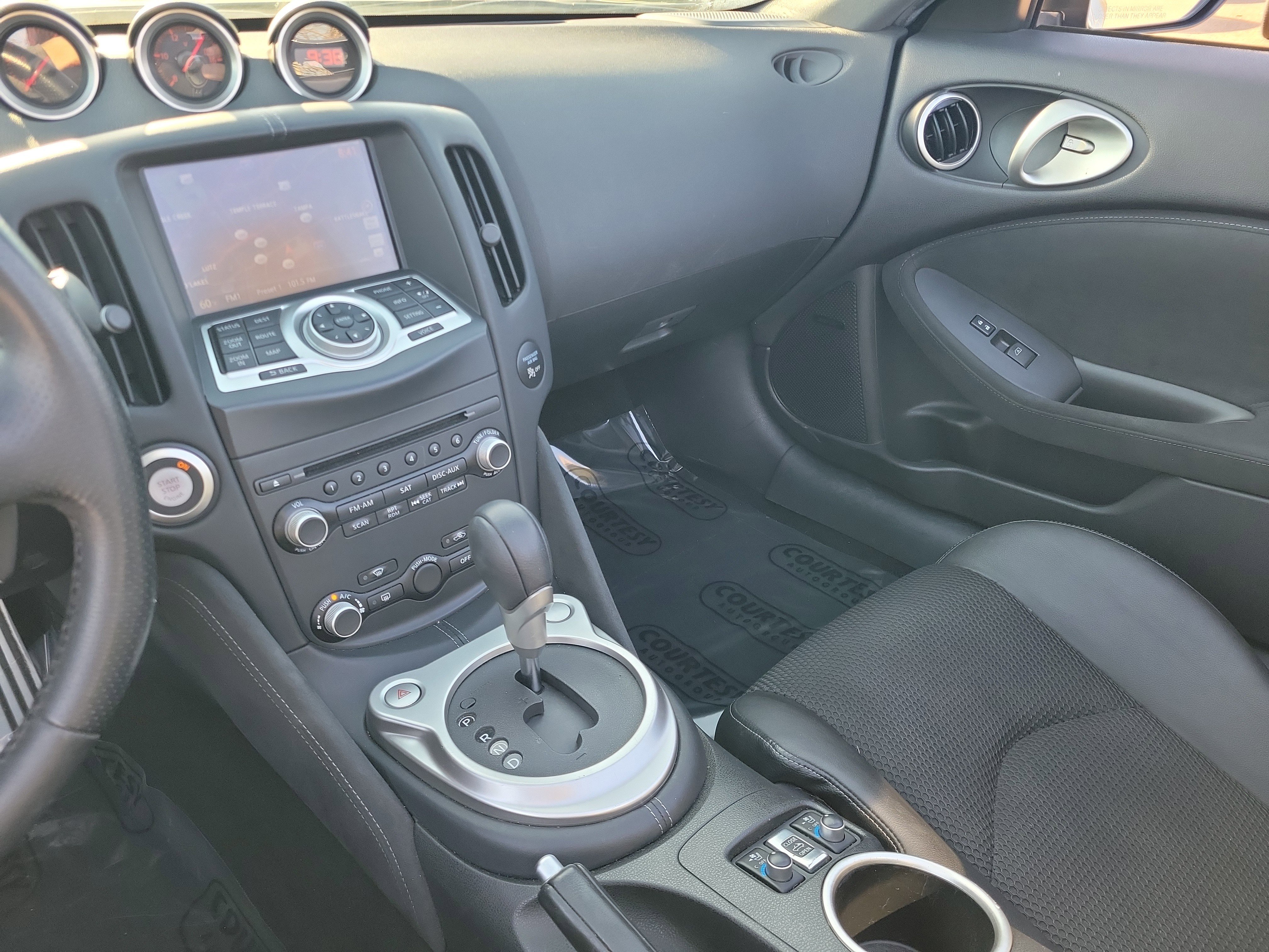 Used 2018 Nissan 370Z Touring Sport image 28