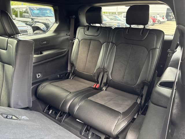 Used 2024 Jeep Grand Cherokee L Altitude AWD/4WD image 23