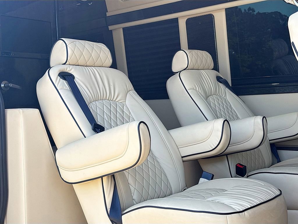 Used 2022 Mercedes-Benz Sprinter 2500 image 36