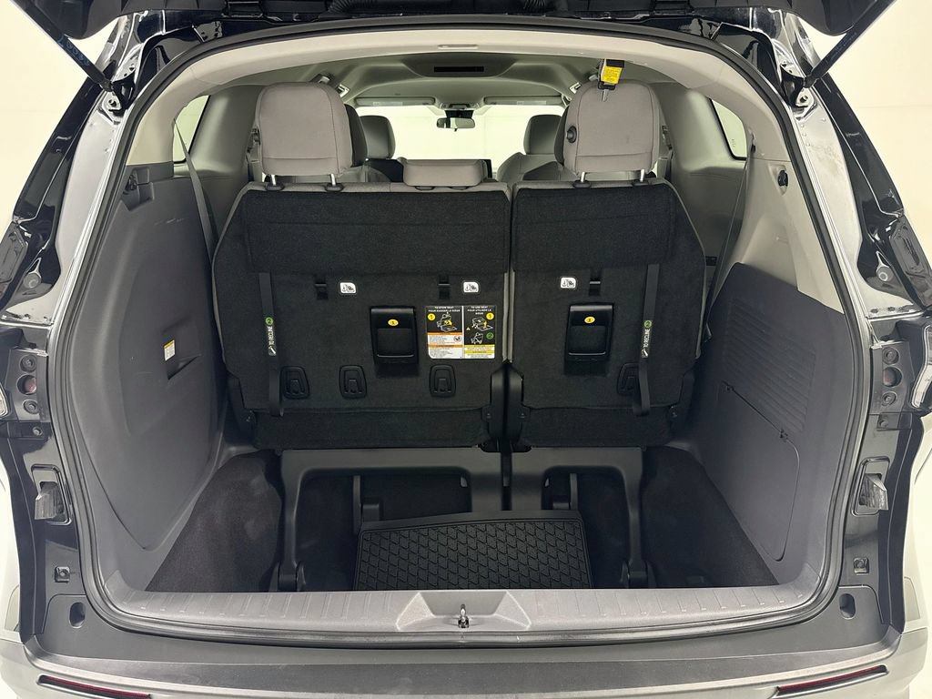 Used 2024 Toyota Sienna LE FWD image 26
