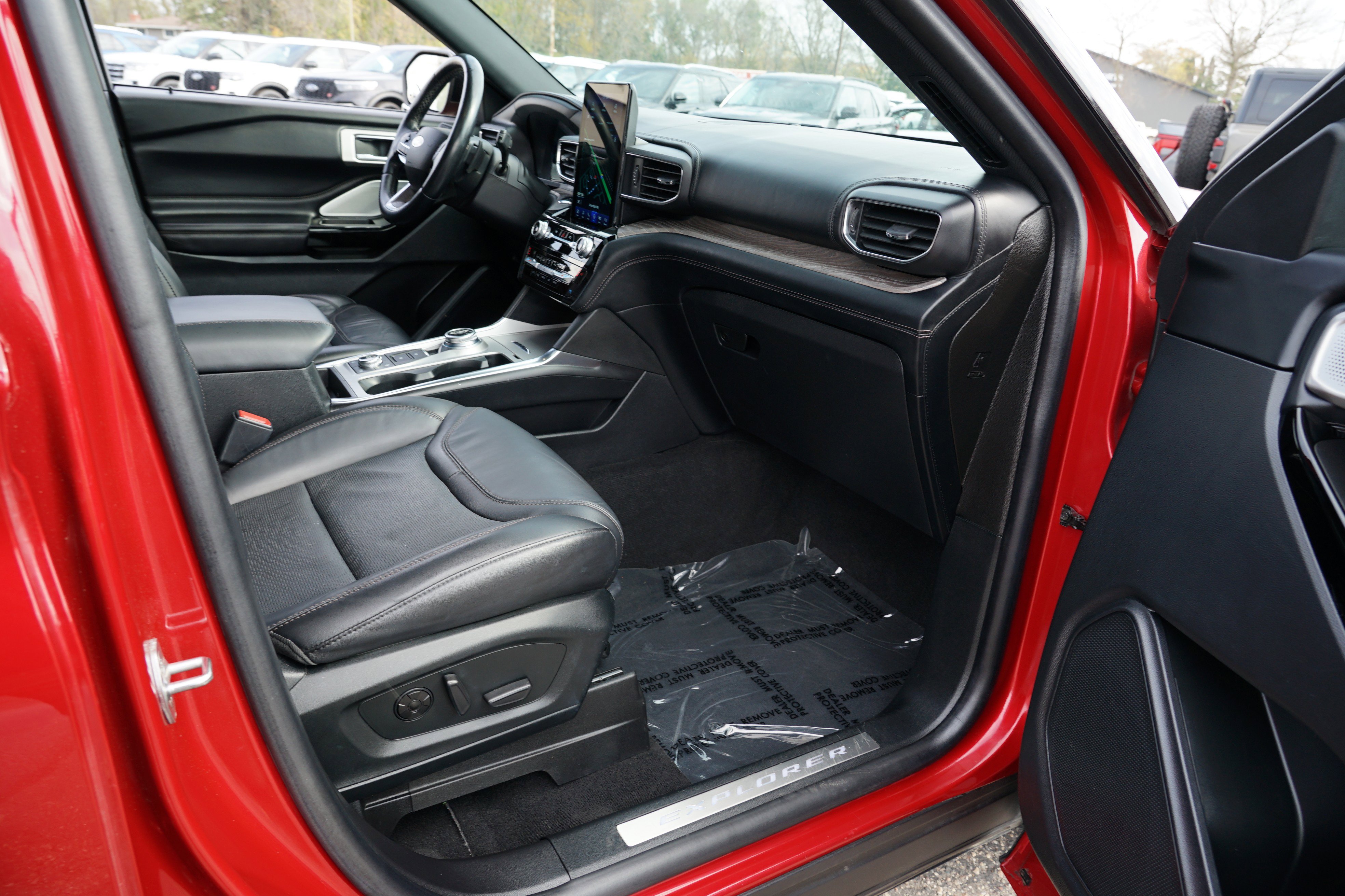 Used 2021 Ford Explorer Platinum w/ Equipment Group 601A image 34