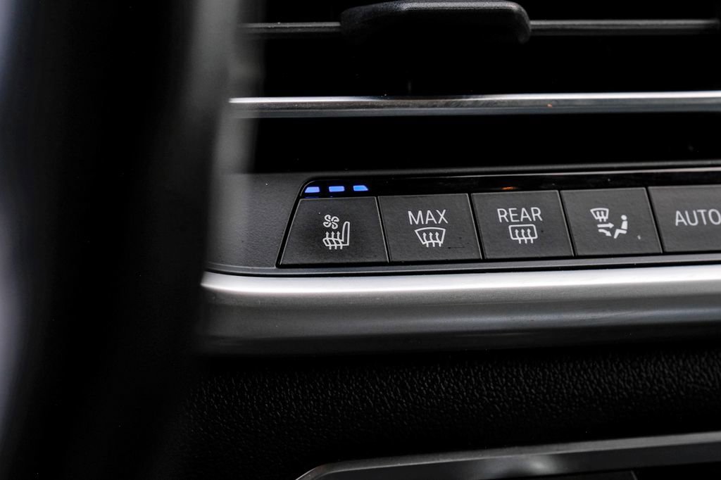 Used 2022 BMW X5 M50i AWD/4WD image 32