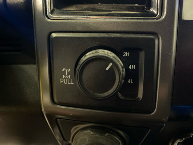 Used 2020 Ford F150 XLT w/ Equipment Group 302A Luxury AWD/4WD image 29