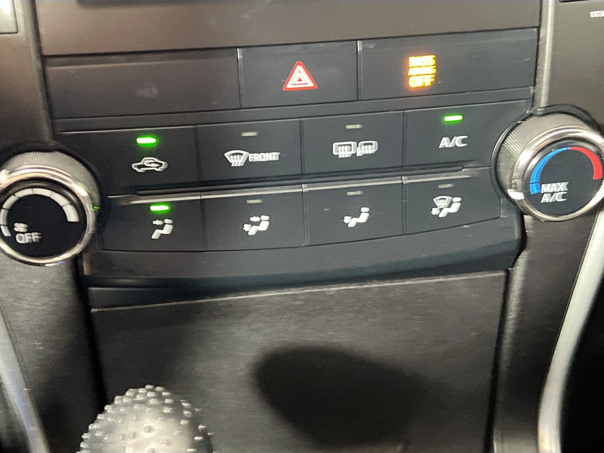Used 2015 Toyota Camry SE FWD image 25