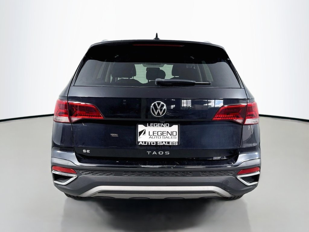 Used 2022 Volkswagen Taos SE w/ Panoramic Sunroof Package FWD image 7