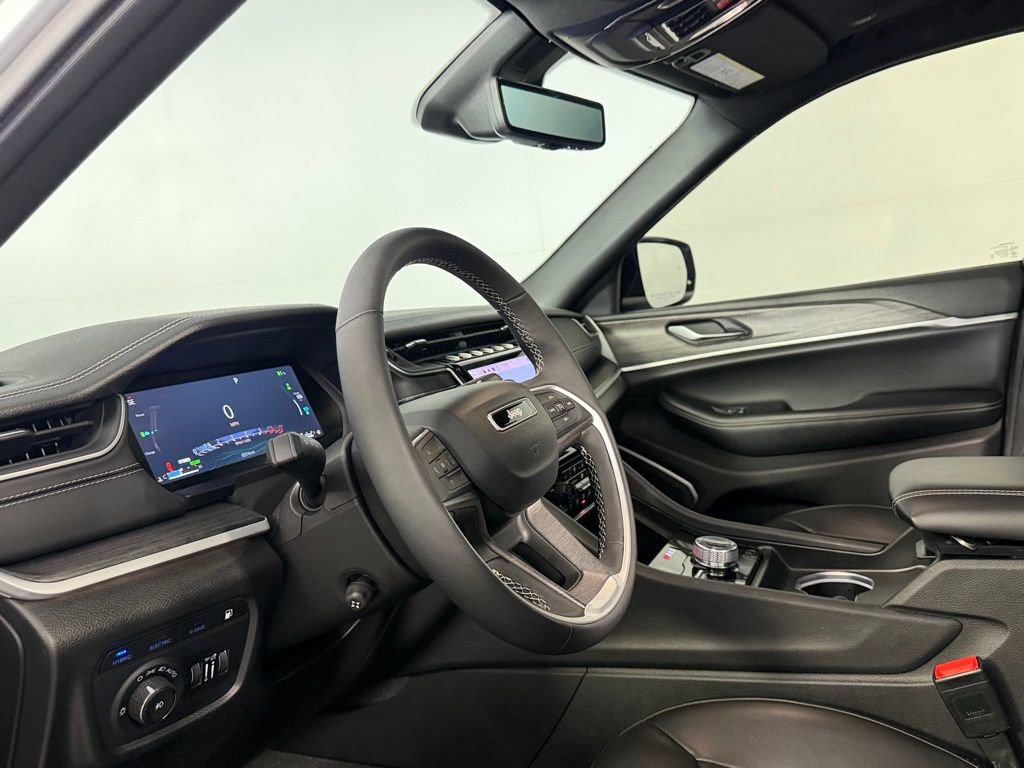 Used 2024 Jeep Grand Cherokee Limited 4xe w/ Luxury Tech Group II image 23