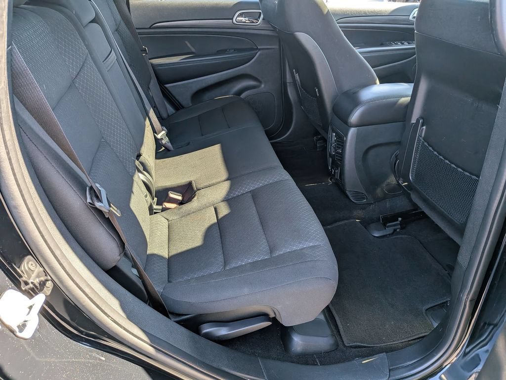 Certified 2022 Jeep Grand Cherokee Laredo E w/ Security & Convenience Group AWD/4WD image 32