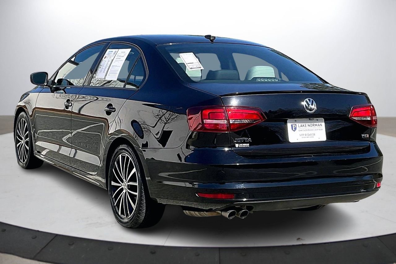 Used 2016 Volkswagen Jetta Sport image 7