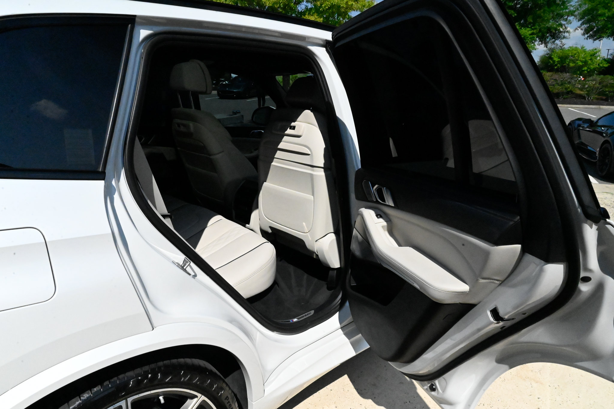 Used 2022 BMW X5 M50i w/ Executive Package AWD/4WD image 49