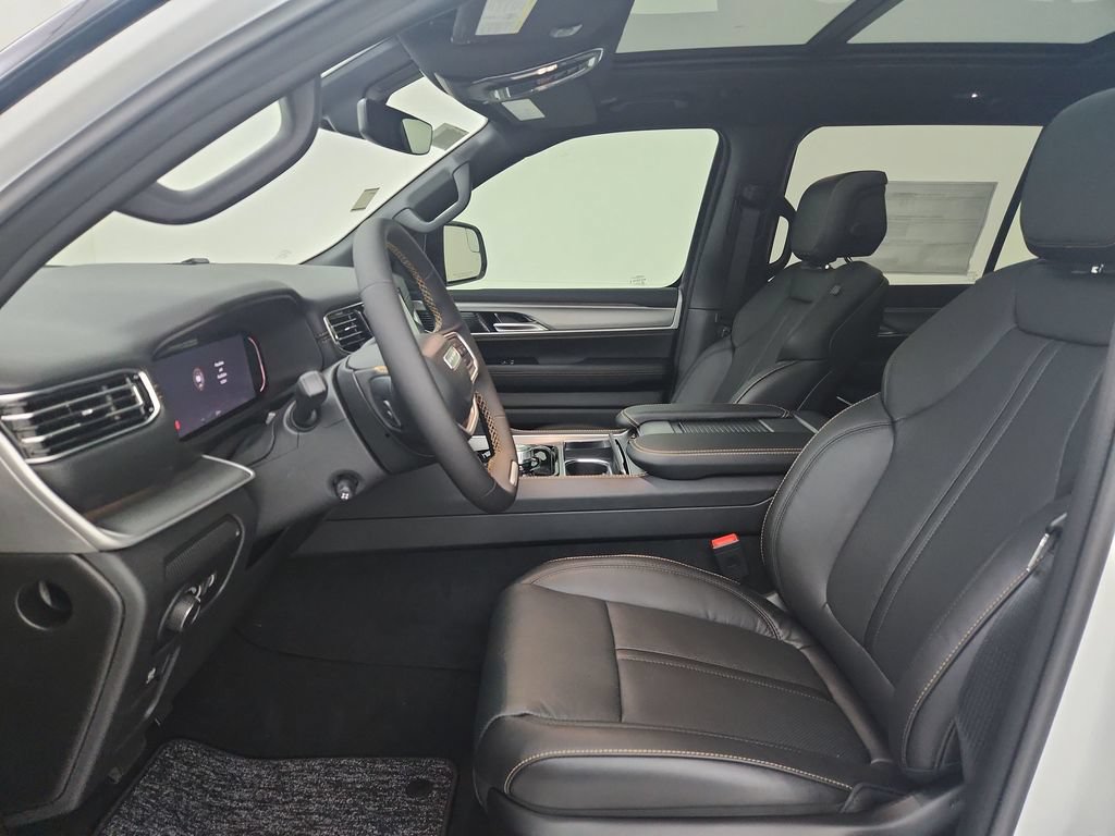 New 2026 Jeep Grand Wagoneer 4WD image 18