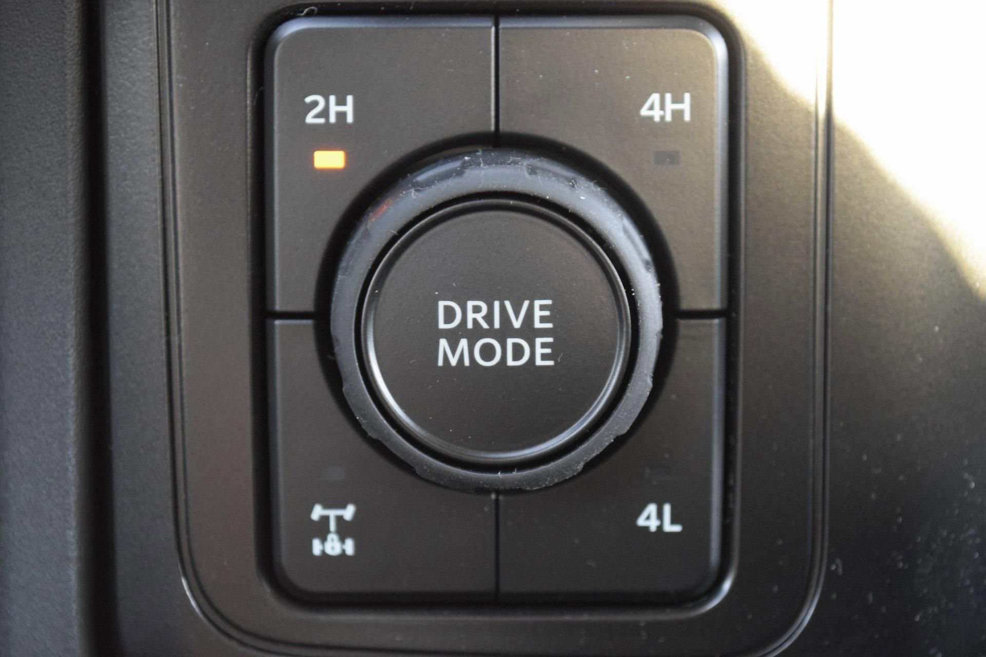 New 2026 Ford F250 XLT w/ XLT Premium Package AWD/4WD image 16
