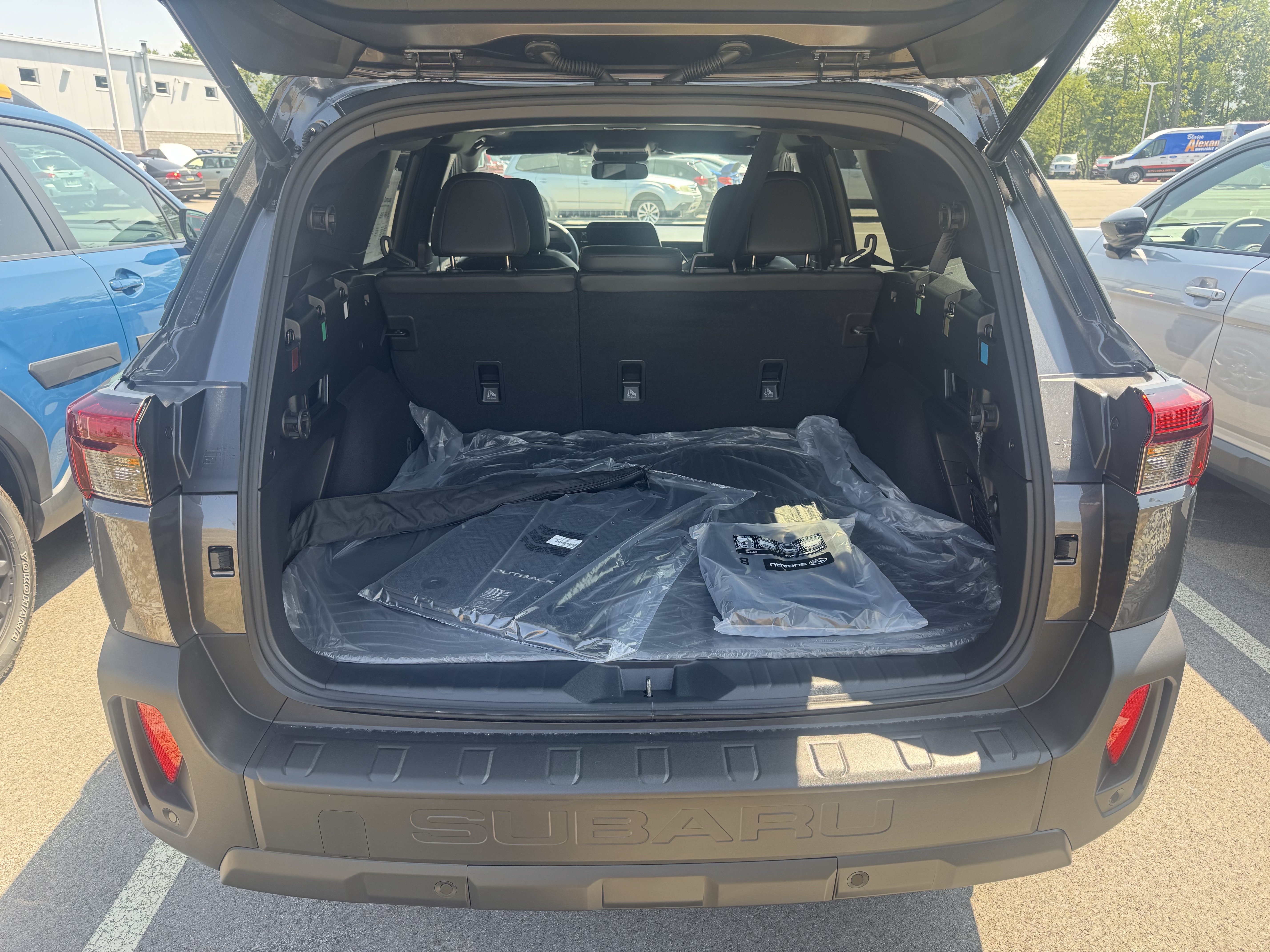 New 2026 Subaru Outback Premium AWD/4WD video 4