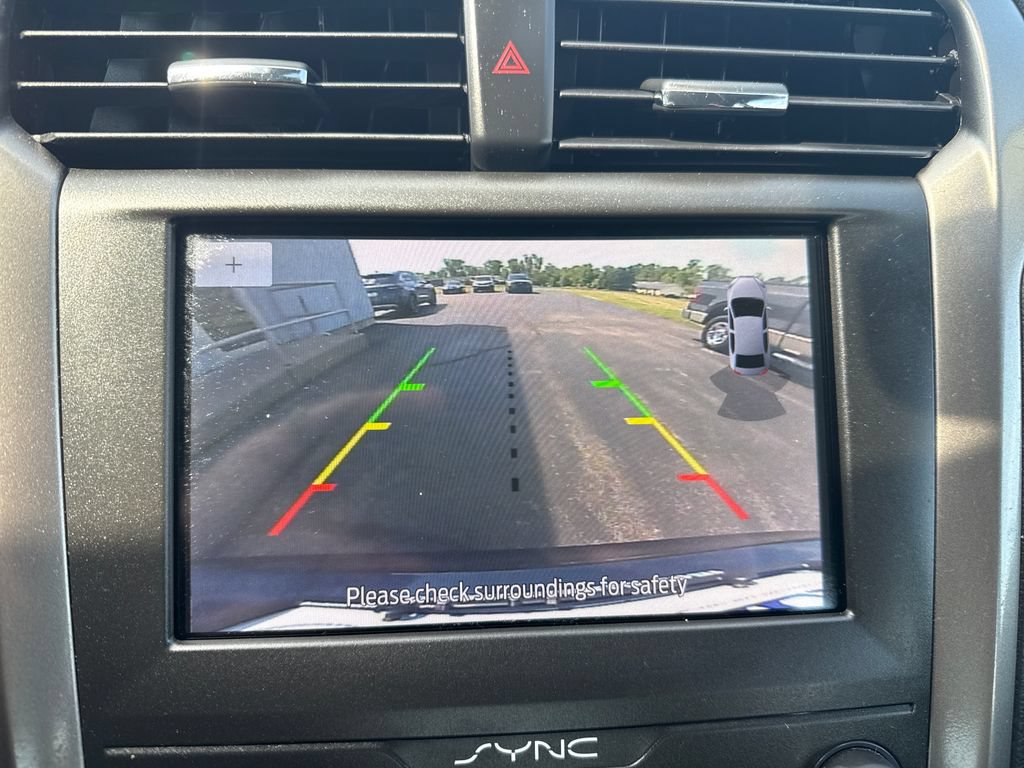 Used 2020 Ford Fusion SE FWD image 18