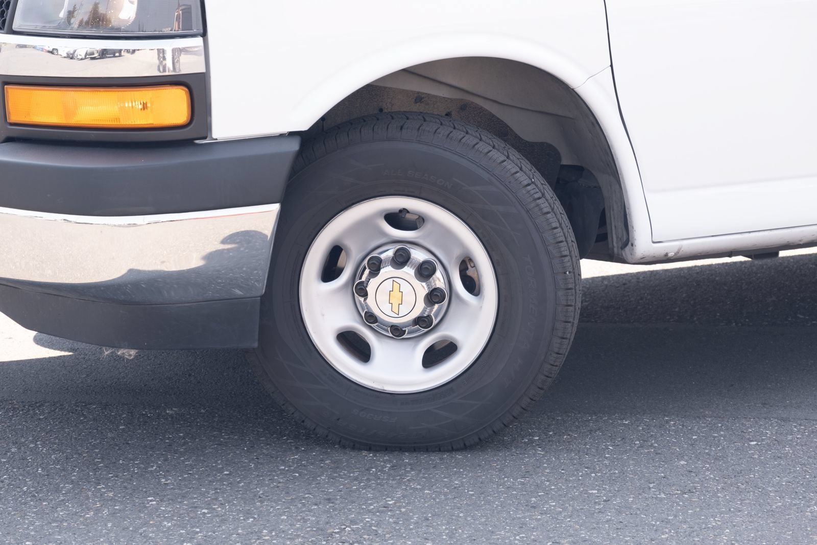 Used 2025 Chevrolet Express 3500 LT w/ LT Preferred Equipment Group RWD image 14
