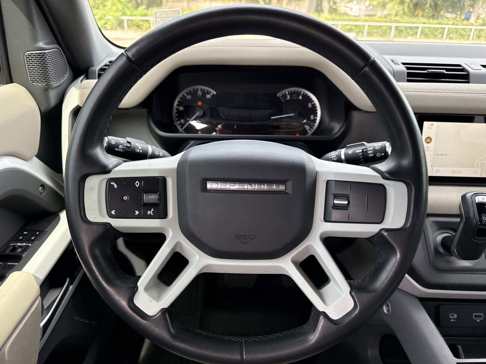 Used 2023 Land Rover Defender 110 X-Dynamic SE AWD/4WD image 17