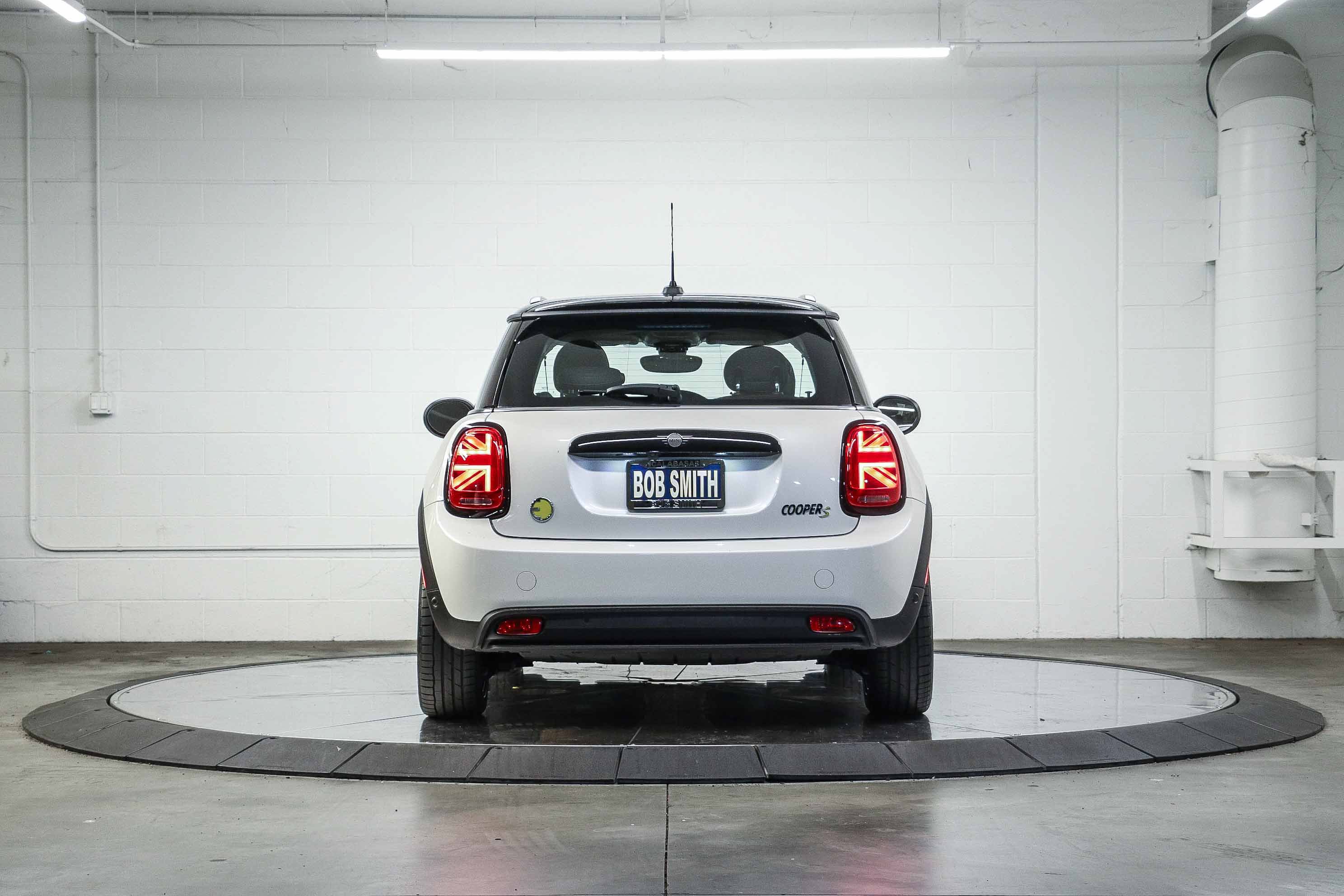 Used 2024 MINI Cooper SE FWD image 5
