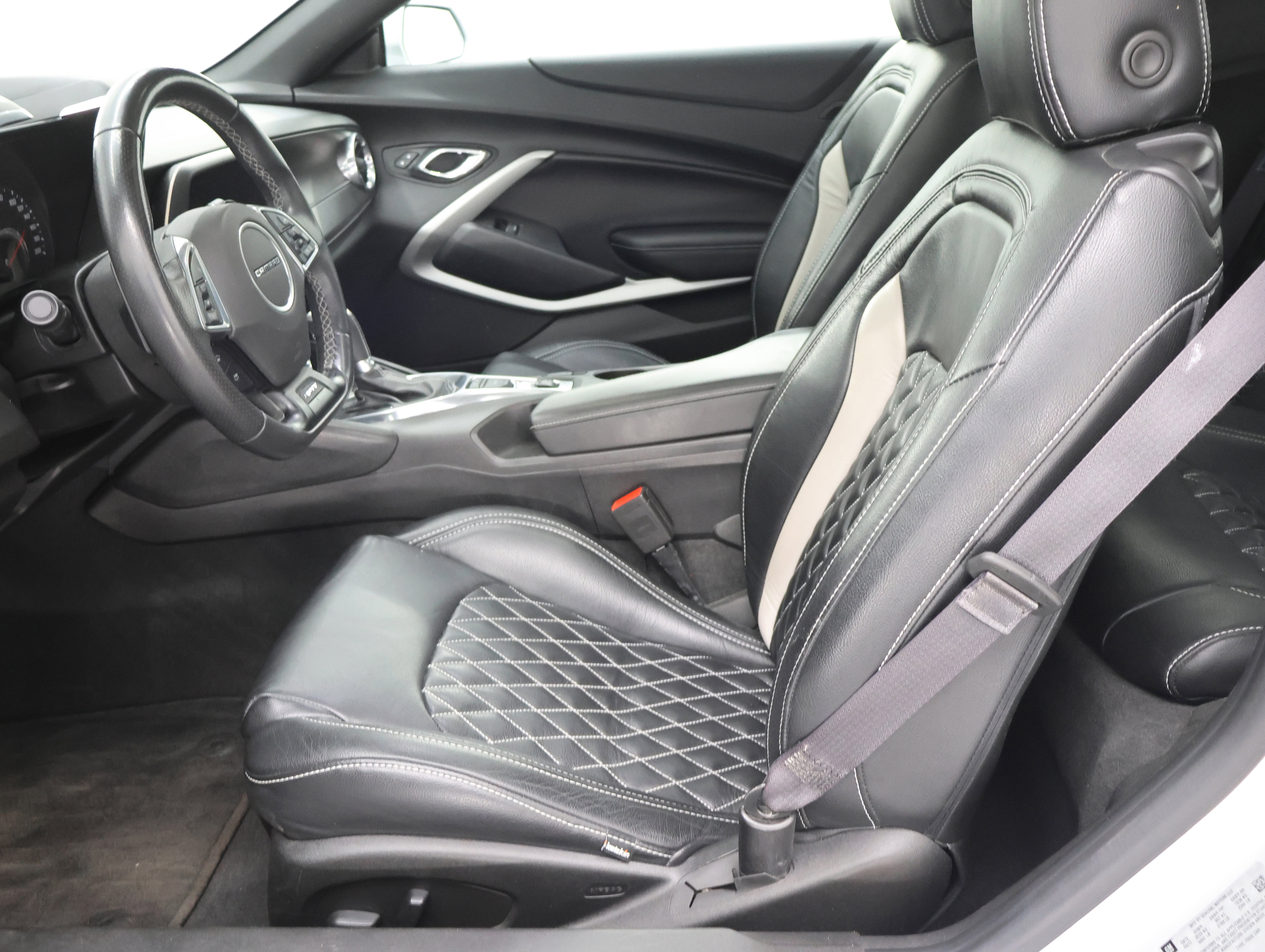 Used 2017 Chevrolet Camaro SS RWD image 8