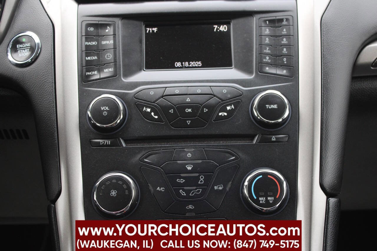 Used 2017 Ford Fusion SE image 21