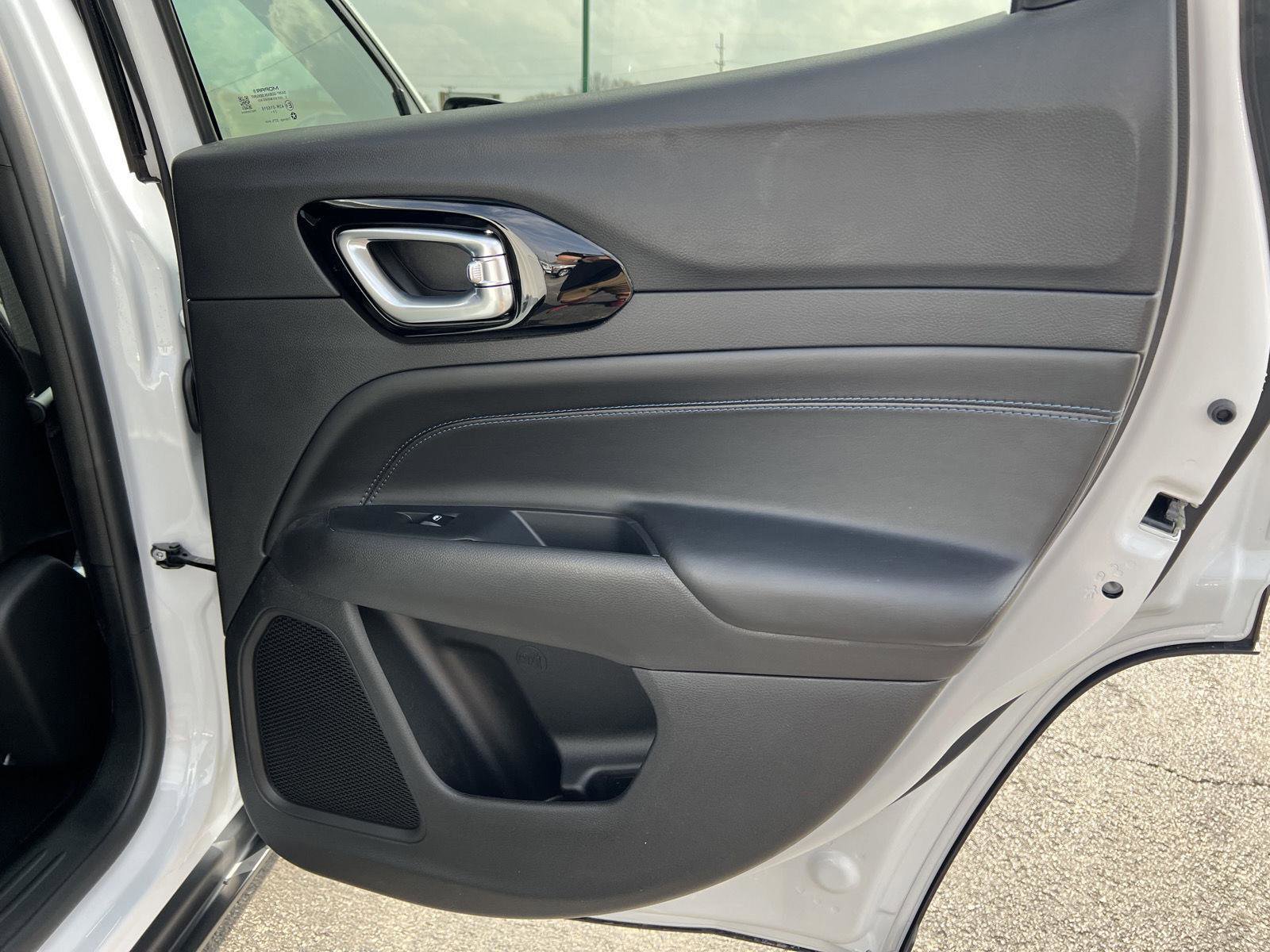 New 2026 Jeep Compass Latitude AWD/4WD image 15