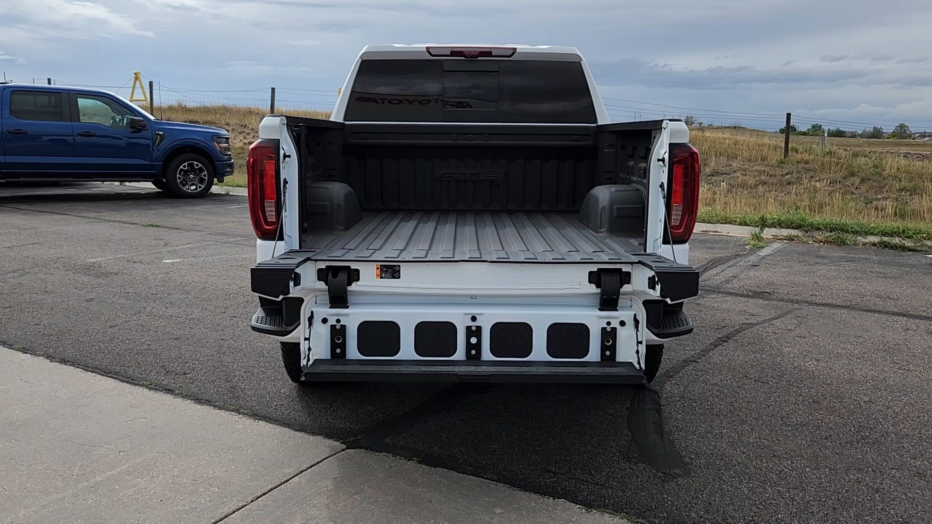 Used 2022 GMC Sierra 1500 AT4 w/ AT4 Premium Package AWD/4WD image 19