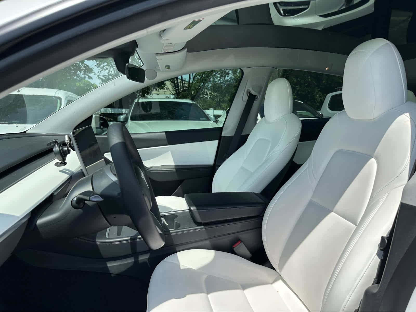 Used 2022 Tesla Model Y Long Range AWD/4WD image 6