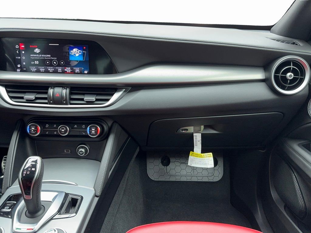 Used 2024 Alfa Romeo Stelvio Veloce image 17