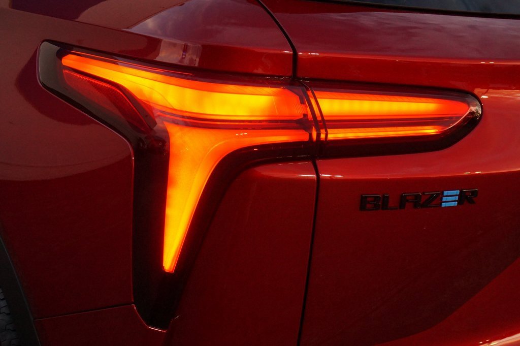 New 2026 Chevrolet Blazer EV LT w/ Midnight/Sport Edition image 27