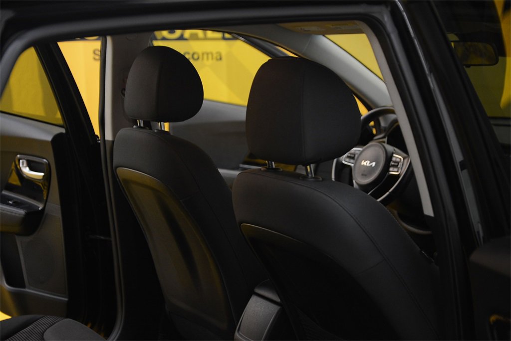 Used 2022 Kia Niro LXS w/ Digital Cluster Package image 30